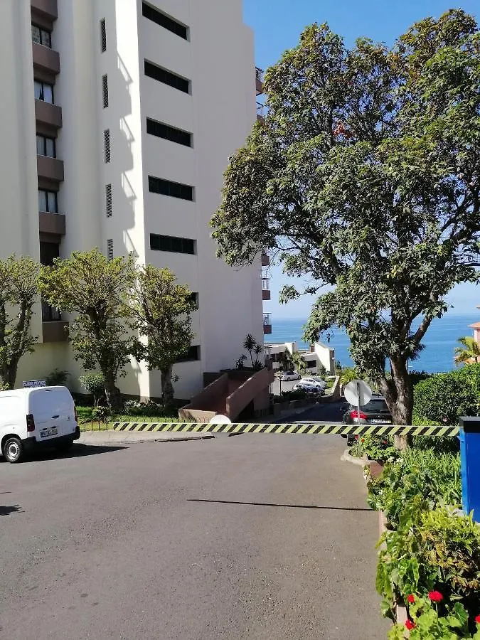 Shearwaters - Sounds Of The Sea Apartment Funchal  Portugal