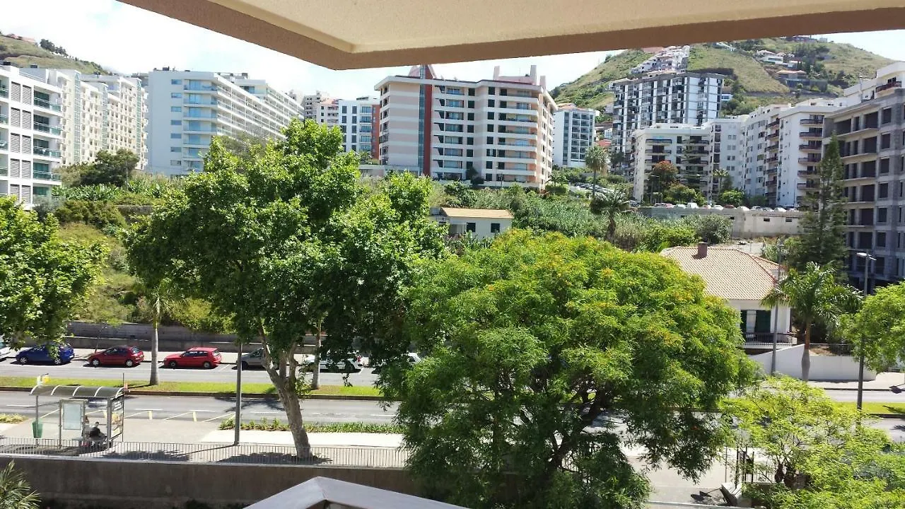 Shearwaters - Sounds Of The Sea Apartment Funchal  Portugal