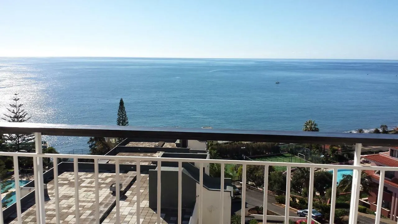 Shearwaters - Sounds Of The Sea Apartment Funchal